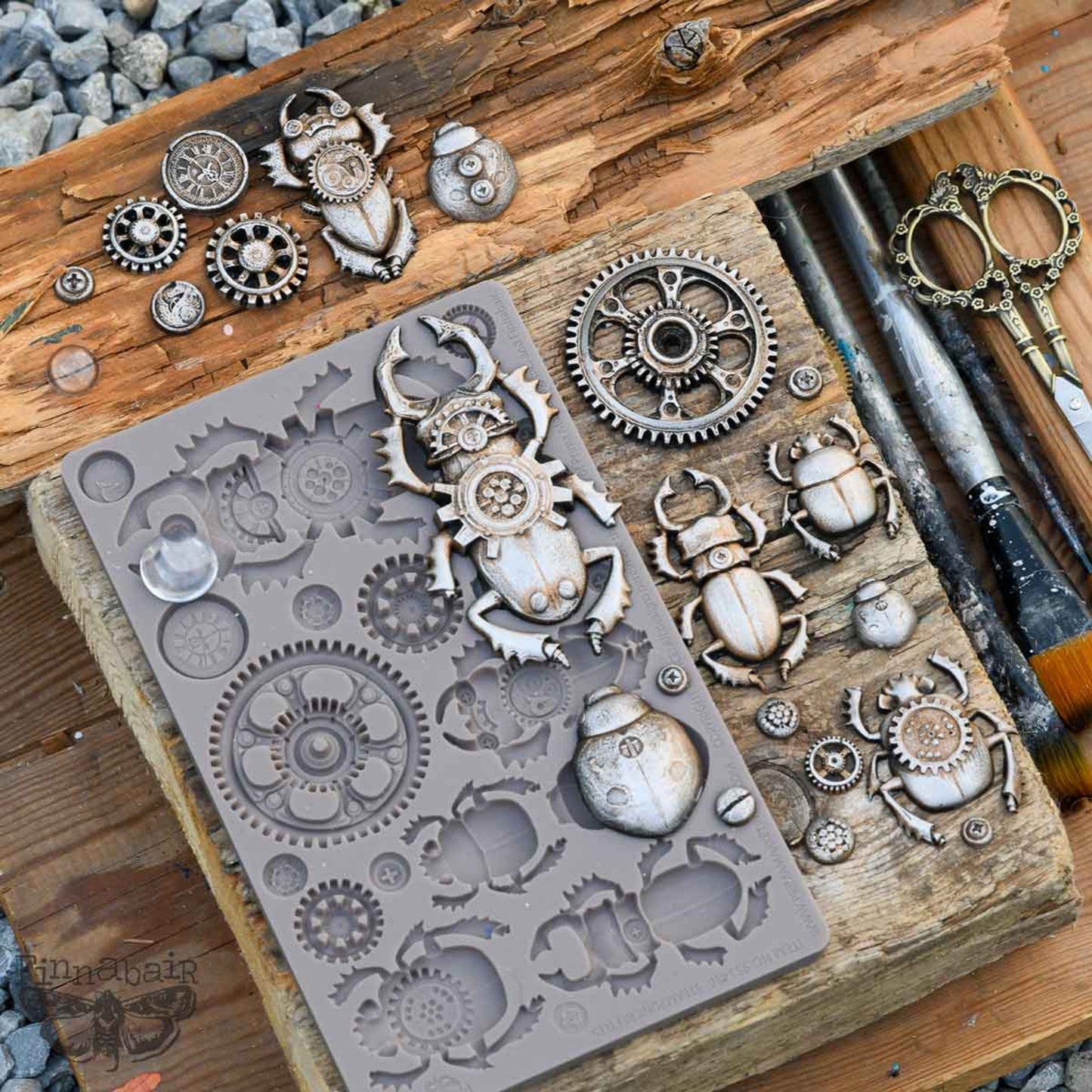 Finnabair Decor Moulds® – Steampunk Beetles 5x8