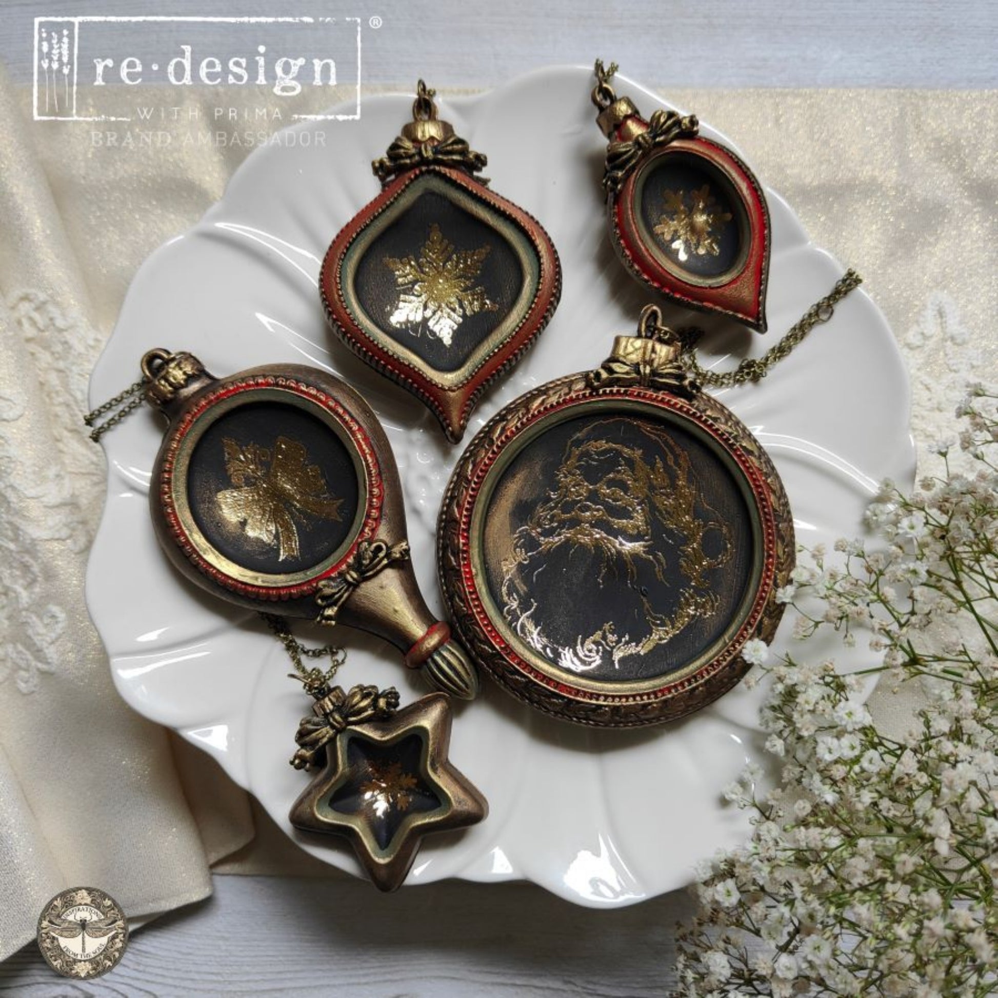 Bronze ornament sample set with Santa
Handcrafted bronze-look Christmas ornaments with black and gold holiday artwork, arranged on a white plate.